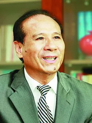 及时化解矛盾促和谐 专访厦门市人大常委会副主任杜明聪