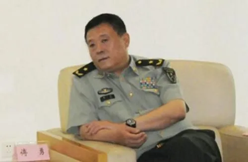 傅勇任东部战区陆军副司令员 系傅全有上将之子(图/简历)