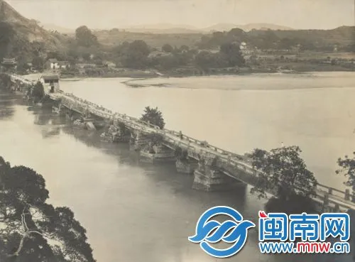 清末江东古桥俯瞰 摄影亚瑟·威廉（吴文勤供图3）