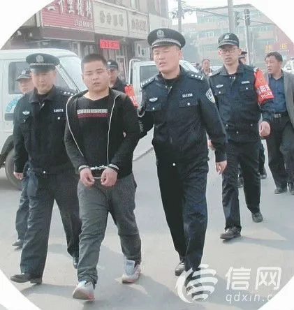 男子脚臭相亲失败偷钱 为满足每天做足疗癖好