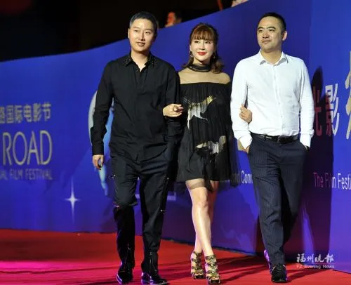 “小花影后”杨舒婷回福州参加电影节：回家真好