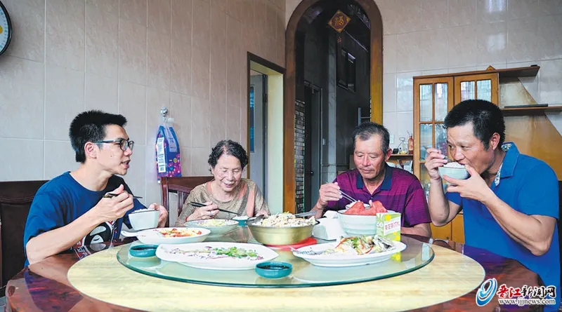 风雨之中见真情——晋江防抗5号台风“杜苏芮”纪实