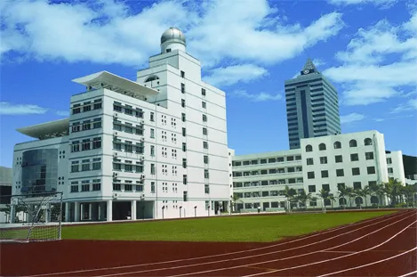 厦门外国语学校林真同学698分获厦门市理科状元